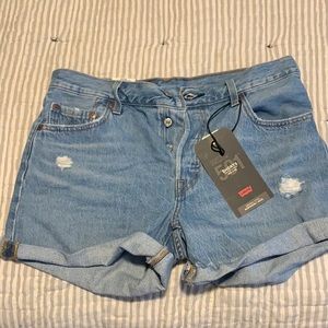 New Levi’s Premium 501 Mid Rise Shorts size 29!!!